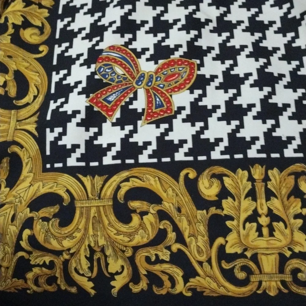 Vintage Houndstooth PatternScarf